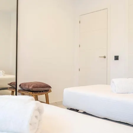 Apartmán Amazing In With 3 Bedrooms, Wifi And Outdoor Swimming Pool Estepona