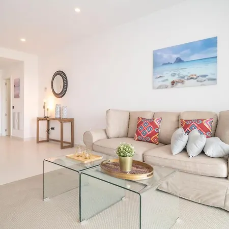 Amazing In With 3 Bedrooms, Wifi And Outdoor Swimming Pool Apartmán *